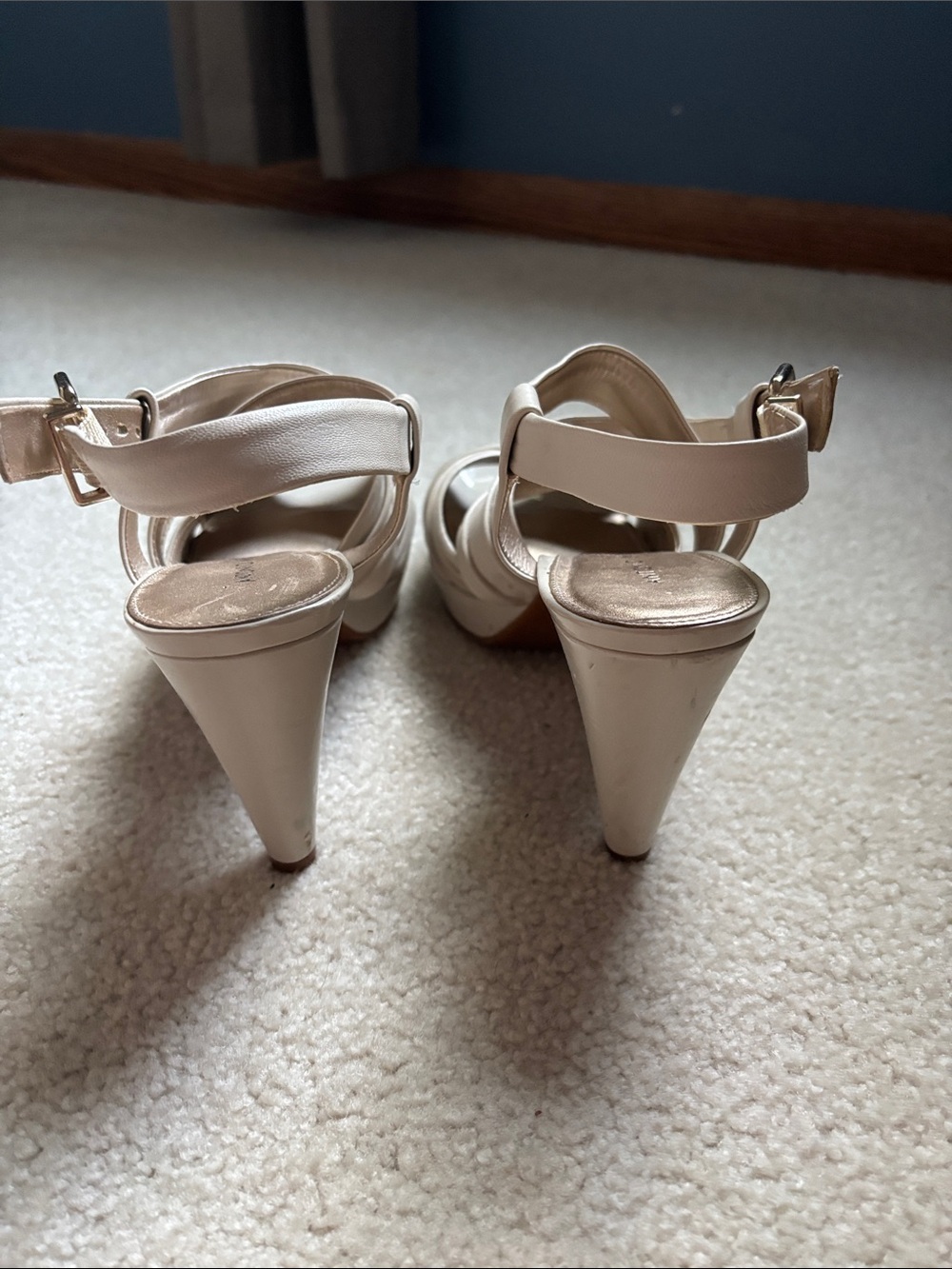 Ivory heels - Picture 4 of 4